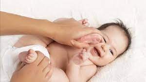 Gestes simples pour stimuler votre bébé